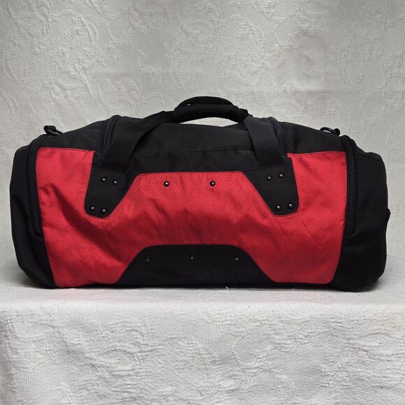 Y2K Oakley Red Black Multi Pocket Duffle Gym Bag Workout  Embroidered Studded - Picture 9 of 16